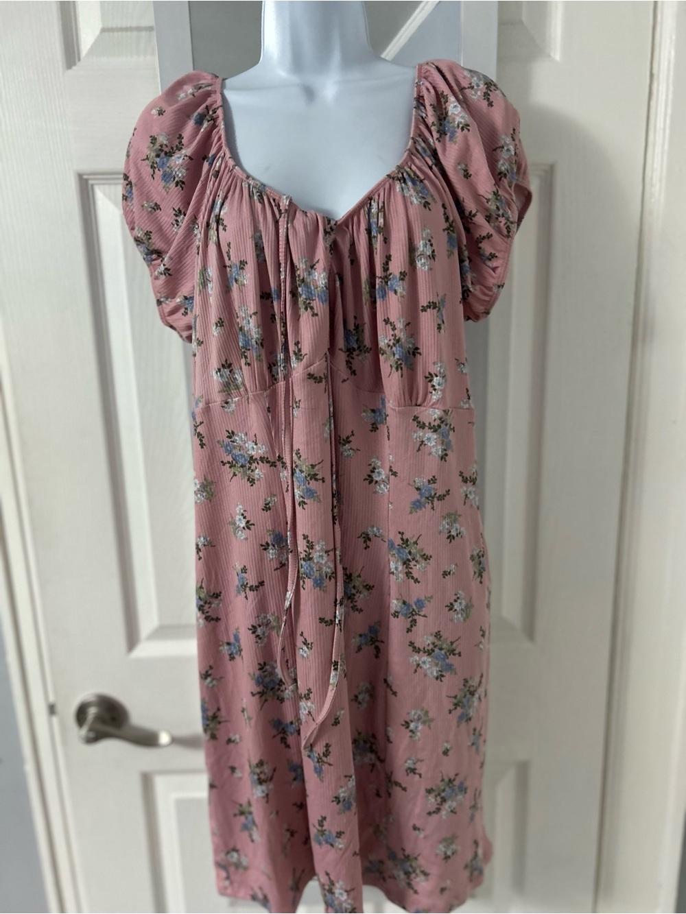 Dusty Pink Floral Puff-Sleeve Chemise with Tie Front